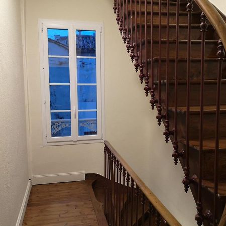 T2 Avec Verriere Situe En Hyper Centre Avec Wifi, Linge, Draps, Savons Et Serviettes Fournis Cognac Exterior foto